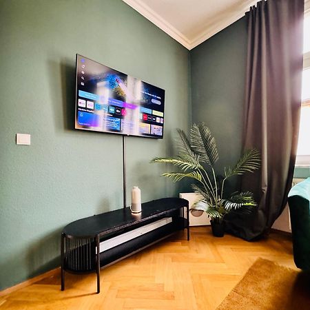 Rebelrents #4 Design Trifft Komfort - Einzigartiges Ferienapartment In Der Nahe Des Hauptbahnhofs ハレ エクステリア 写真