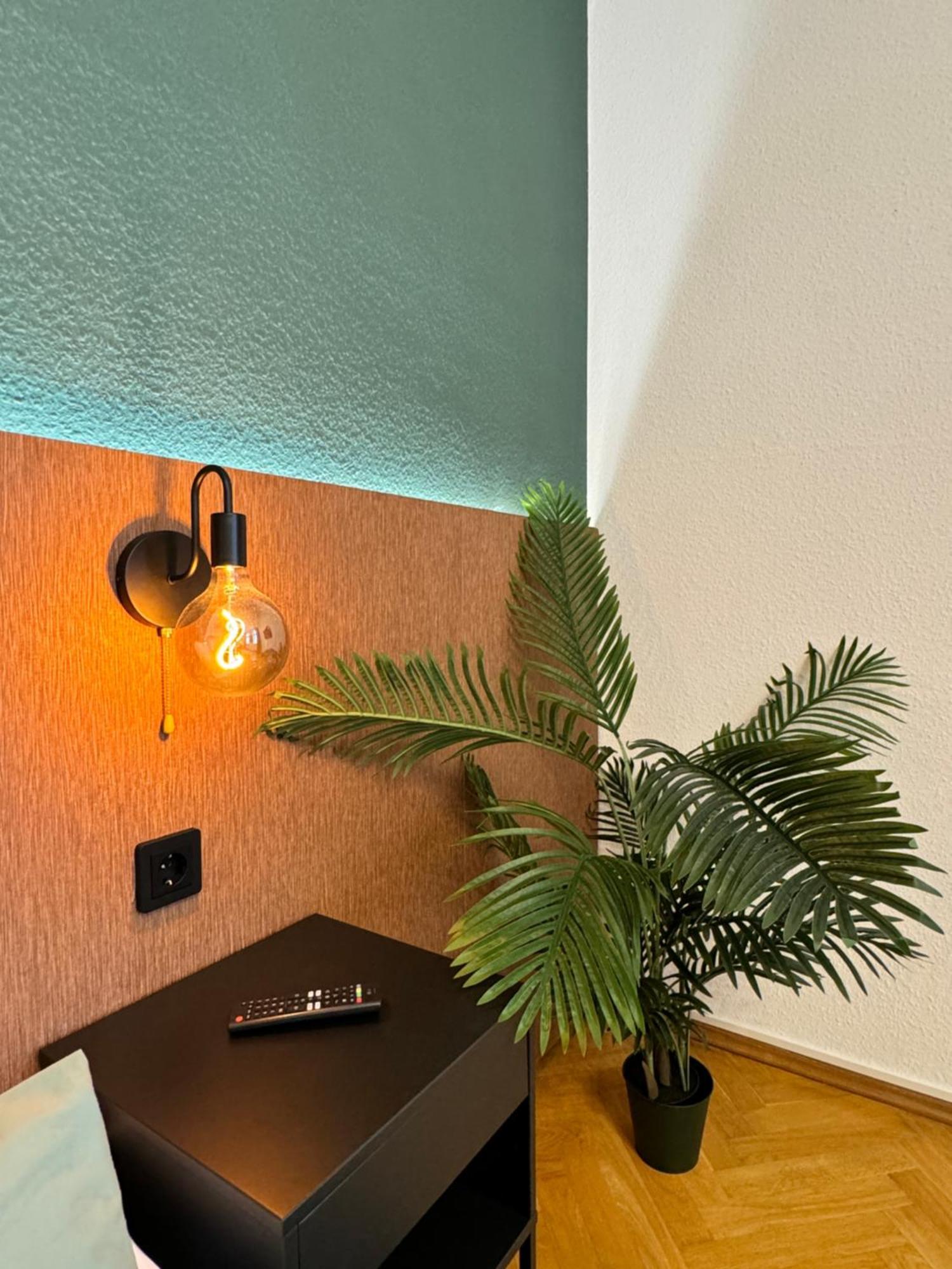 Rebelrents #4 Design Trifft Komfort - Einzigartiges Ferienapartment In Der Nahe Des Hauptbahnhofs ハレ エクステリア 写真