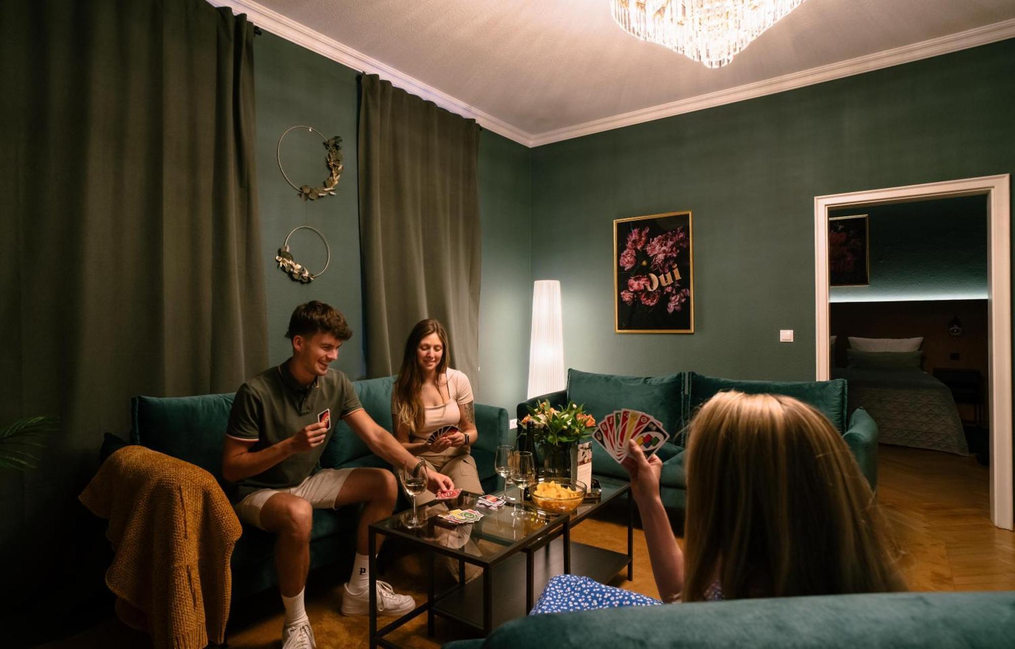 Rebelrents #4 Design Trifft Komfort - Einzigartiges Ferienapartment In Der Nahe Des Hauptbahnhofs ハレ エクステリア 写真