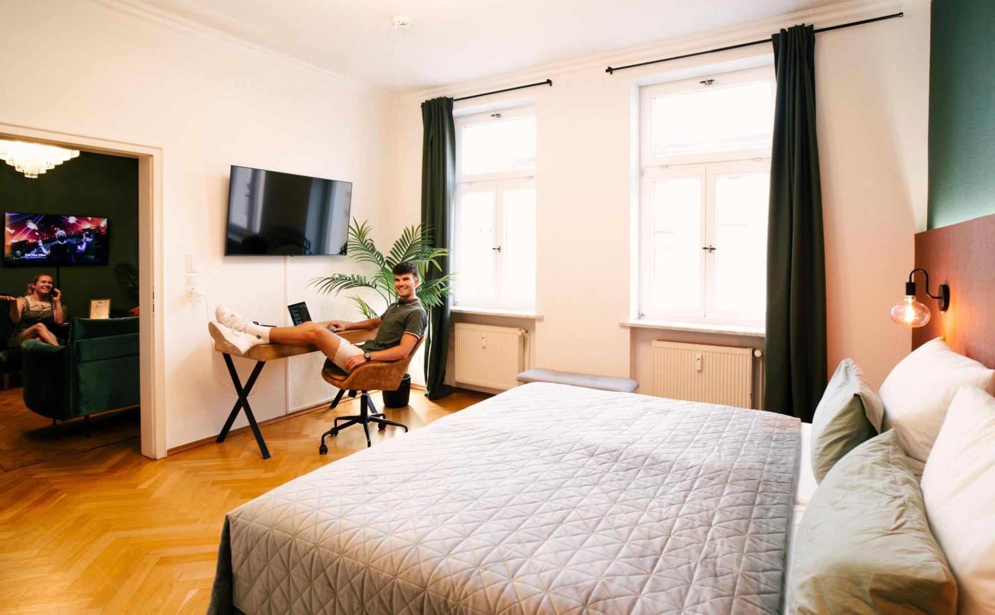 Rebelrents #4 Design Trifft Komfort - Einzigartiges Ferienapartment In Der Nahe Des Hauptbahnhofs ハレ エクステリア 写真
